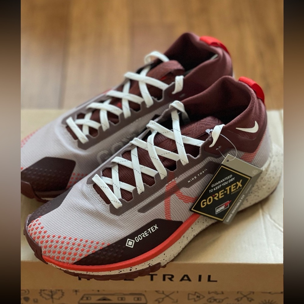 Nike Pegasus Trail 4 (Gore-tex)
Women's Trail Running Shoes